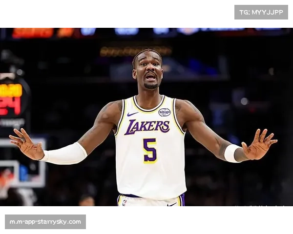 艾顿在湖人体系中的角色挣扎与防守技术细节缺失关联判罚